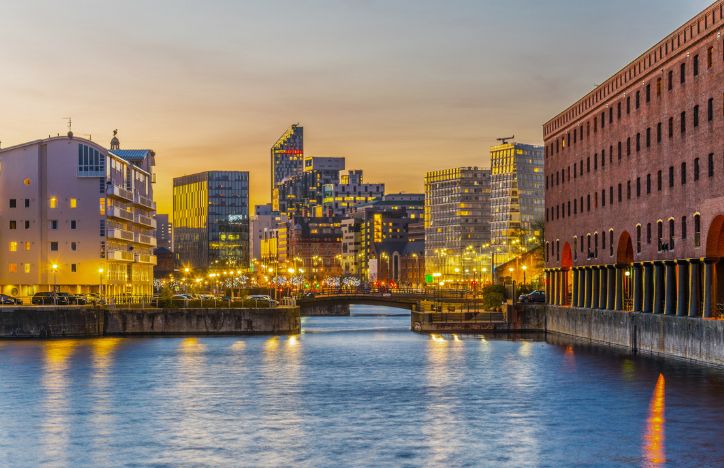 Office Buildings In Liverpool Queen's Dock
